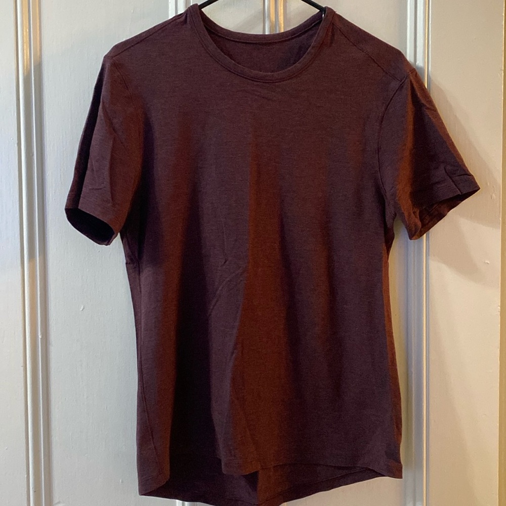 Men’s Lululemon Workout (Run/Train/Lifting) Maroon Short Sleeve Shirt Small EUC